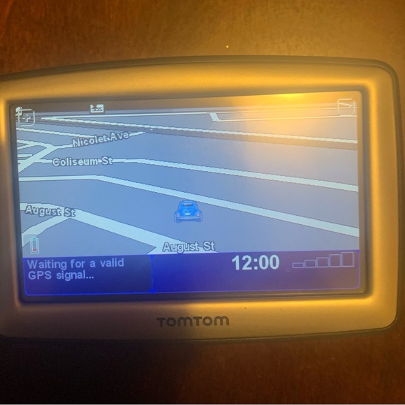 Tom Tom Car Audio, Video & GPS XL - Picture 3 of 6